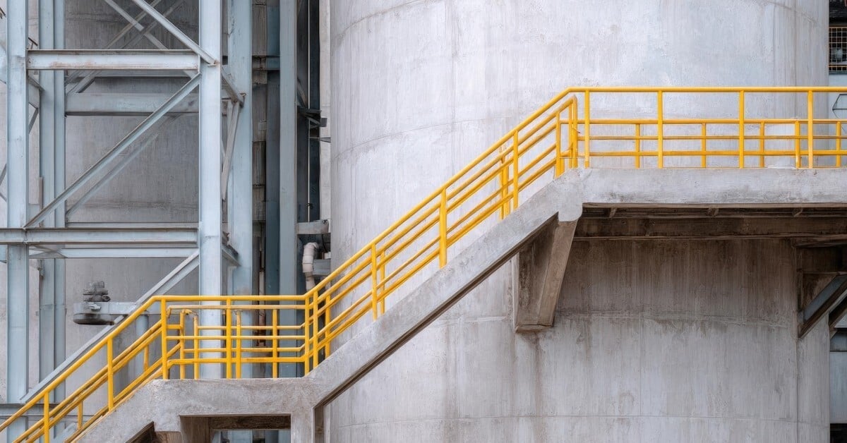 Industrial Coating Types: Epoxy, Urethane, Polyurea & More